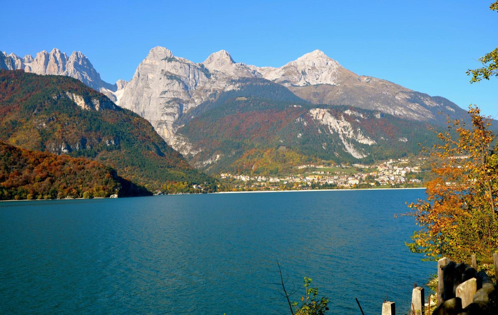 Chalet Al Lago Molveno Exterior foto
